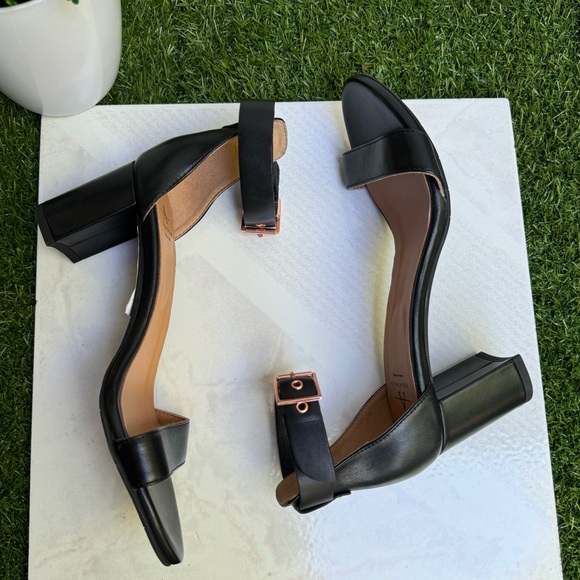 Aquatalia Sadey leather ankle strap sandals size 8 NWT - Picture 6 of 13